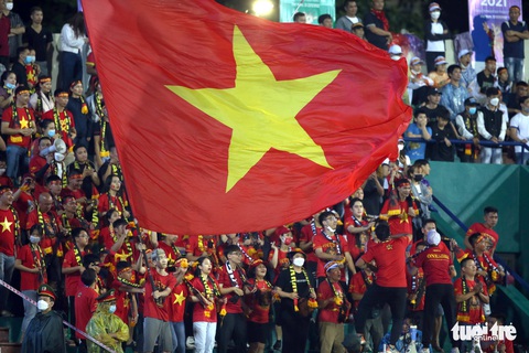 AFF Cup 2022: Vé chợ đen trận Singapore - Việt Nam hơn 1,7 triệu đồng - Ảnh 2. AFF Cup 2022: Vé chợ đen trận Singapore - Việt Nam hơn 1,7 triệu đồng - Ảnh 2.