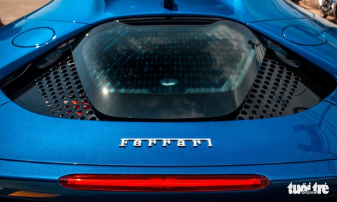 Nguyễn Quốc Cường lái Ferrari SF90 Spider giá hơn 40 tỉ đồng đi đăng ký biển số - Ảnh 5. Nguyễn Quốc Cường lái Ferrari SF90 Spider giá hơn 40 tỉ đồng đi đăng ký biển số - Ảnh 5.
