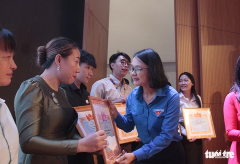 Tuyên dương 135 gương sinh viên Lào, Campuchia tiêu biểu - Ảnh 2. Tuyên dương 135 gương sinh viên Lào, Campuchia tiêu biểu - Ảnh 2.