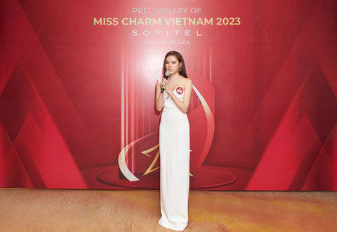 Thanh Thanh Huyền trở thành Miss Charm Vietnam; Taylor Swift lấn sân đạo diễn phim - Ảnh 2. Thanh Thanh Huyền trở thành Miss Charm Vietnam; Taylor Swift lấn sân đạo diễn phim - Ảnh 2.