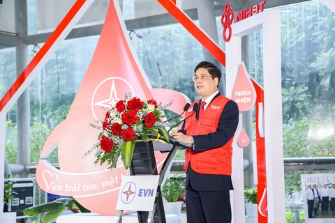 Trái tim người thợ điện luôn mong muốn sẻ chia cùng cộng đồng - Ảnh 2. Trái tim người thợ điện luôn mong muốn sẻ chia cùng cộng đồng - Ảnh 2.