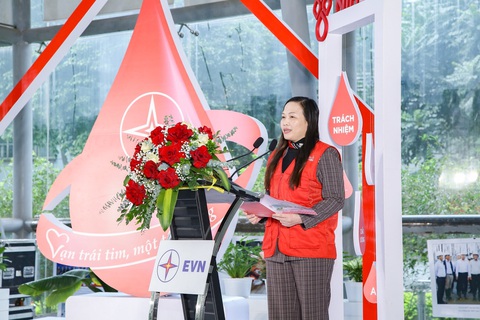 Trái tim người thợ điện luôn mong muốn sẻ chia cùng cộng đồng - Ảnh 3. Trái tim người thợ điện luôn mong muốn sẻ chia cùng cộng đồng - Ảnh 3.