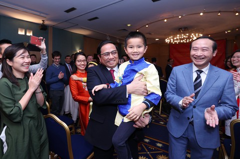 Du học sinh băn khoăn về hay ở, Thủ tướng nói: Dù ở đâu, cứ đóng góp cho đất nước là yêu nước - Ảnh 1. Du học sinh băn khoăn về hay ở, Thủ tướng nói: Dù ở đâu, cứ đóng góp cho đất nước là yêu nước - Ảnh 1.