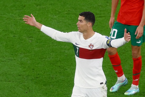 Cú đúp kỷ lục thế giới của Ronaldo - Ảnh 1. Cú đúp kỷ lục thế giới của Ronaldo - Ảnh 1.