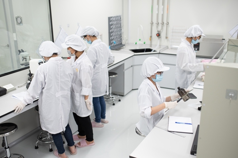 Chờ đợi gì ở công nghiệp sản xuất mỹ phẩm Việt tại triển lãm quốc tế sản phẩm và công nghệ làm đẹp? - Ảnh 5. Chờ đợi gì ở công nghiệp sản xuất mỹ phẩm Việt tại triển lãm quốc tế sản phẩm và công nghệ làm đẹp? - Ảnh 5.