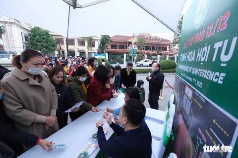 Gala Ngày của phở: Hàng chục gian hàng phục vụ hết công suất, khách xếp hàng chờ - Ảnh 9. Gala Ngày của phở: Hàng chục gian hàng phục vụ hết công suất, khách xếp hàng chờ - Ảnh 9.