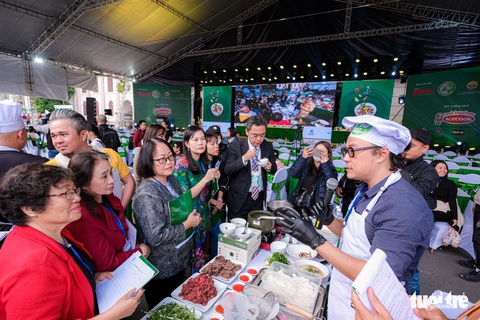 Chung kết Đi tìm người nấu phở ngon: từ miền núi phía Bắc tới miền Nam, có thí sinh từ Úc về thi - Ảnh 12. Chung kết Đi tìm người nấu phở ngon: từ miền núi phía Bắc tới miền Nam, có thí sinh từ Úc về thi - Ảnh 12.