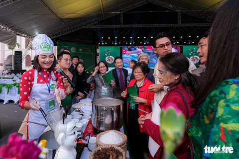 Chung kết Đi tìm người nấu phở ngon: từ miền núi phía Bắc tới miền Nam, có thí sinh từ Úc về thi - Ảnh 19. Chung kết Đi tìm người nấu phở ngon: từ miền núi phía Bắc tới miền Nam, có thí sinh từ Úc về thi - Ảnh 19.
