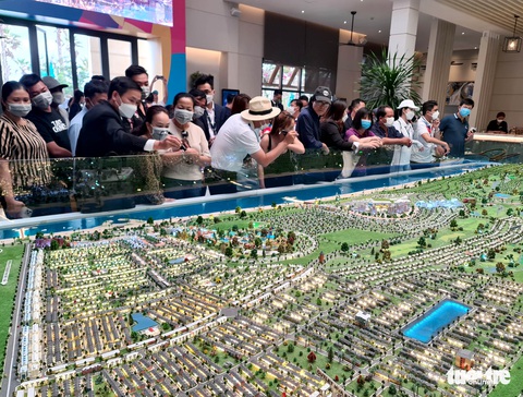Một số doanh nghiệp bất động sản nghỉ Tết sớm, chuyện gì đang xảy ra? - Ảnh 1. Một số doanh nghiệp bất động sản nghỉ Tết sớm, chuyện gì đang xảy ra? - Ảnh 1.