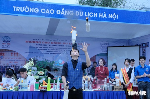 Hà Nội: 70-80% học sinh, sinh viên, học viên có việc làm sau tốt nghiệp - Ảnh 2. Hà Nội: 70-80% học sinh, sinh viên, học viên có việc làm sau tốt nghiệp - Ảnh 2.