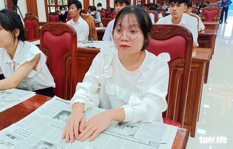 Biết được nhận học bổng Tiếp sức đến trường, hai anh em đã ôm nhau nhảy cẫng - Ảnh 5. Biết được nhận học bổng Tiếp sức đến trường, hai anh em đã ôm nhau nhảy cẫng - Ảnh 5.