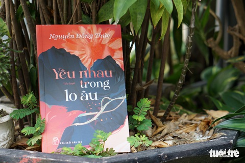 40 năm viết về tình yêu của nhà văn Nguyễn Đông Thức - Ảnh 1. 40 năm viết về tình yêu của nhà văn Nguyễn Đông Thức - Ảnh 1.