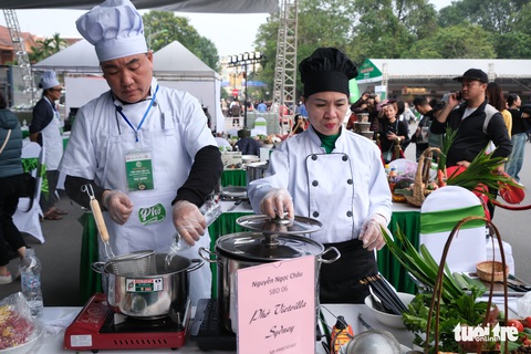Chung kết Đi tìm người nấu phở ngon: từ miền núi phía Bắc tới miền Nam, có thí sinh từ Úc về thi - Ảnh 4. Chung kết Đi tìm người nấu phở ngon: từ miền núi phía Bắc tới miền Nam, có thí sinh từ Úc về thi - Ảnh 4.