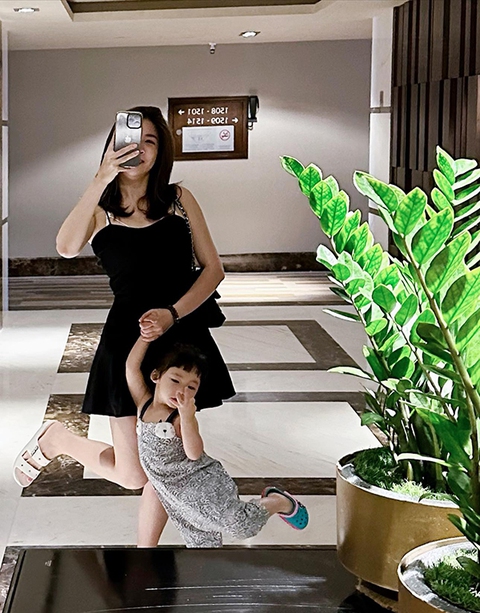 Ảnh vui sao Việt 11-12: Ca sĩ Mỹ Tâm nhí nhảnh đội cài tuần lộc - Ảnh 6. Ảnh vui sao Việt 11-12: Ca sĩ Mỹ Tâm nhí nhảnh đội cài tuần lộc - Ảnh 6.