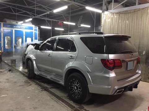 Hãng độ hô biến Toyota Fortuner cũ sang phong cách Lexus nhưng trông hơi... sai sai - Ảnh 6. Hãng độ hô biến Toyota Fortuner cũ sang phong cách Lexus nhưng trông hơi... sai sai - Ảnh 6.
