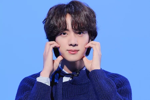 Hình ảnh Jin BTS xuống tóc đi nhập ngũ gây sốt mạng xã hội - Ảnh 2. Hình ảnh Jin BTS xuống tóc đi nhập ngũ gây sốt mạng xã hội - Ảnh 2.