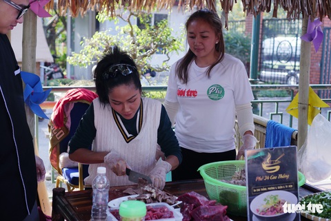 Ngày của phở: Đưa những tô phở yêu thương đến với trẻ em bại não tại Nam Định - Ảnh 5. Ngày của phở: Đưa những tô phở yêu thương đến với trẻ em bại não tại Nam Định - Ảnh 5.