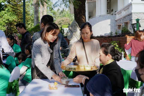 Ngày của phở: Đưa những tô phở yêu thương đến với trẻ em bại não tại Nam Định - Ảnh 9. Ngày của phở: Đưa những tô phở yêu thương đến với trẻ em bại não tại Nam Định - Ảnh 9.