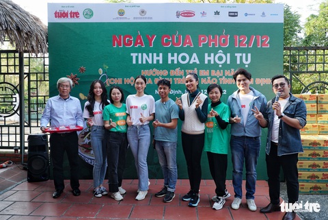 Ngày của phở: Đưa những tô phở yêu thương đến với trẻ em bại não tại Nam Định - Ảnh 10. Ngày của phở: Đưa những tô phở yêu thương đến với trẻ em bại não tại Nam Định - Ảnh 10.