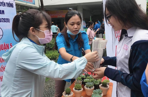 Bảo vệ kênh rạch bắt đầu từ người trẻ - Ảnh 1. Bảo vệ kênh rạch bắt đầu từ người trẻ - Ảnh 1.