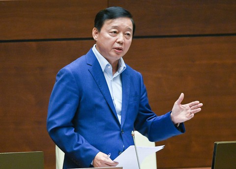 Đề xuất bỏ quy định thỏa thuận ghi tên vợ hoặc chồng trong sổ đỏ: Bộ trưởng Trần Hồng Hà nói gì? - Ảnh 1. Đề xuất bỏ quy định thỏa thuận ghi tên vợ hoặc chồng trong sổ đỏ: Bộ trưởng Trần Hồng Hà nói gì? - Ảnh 1.