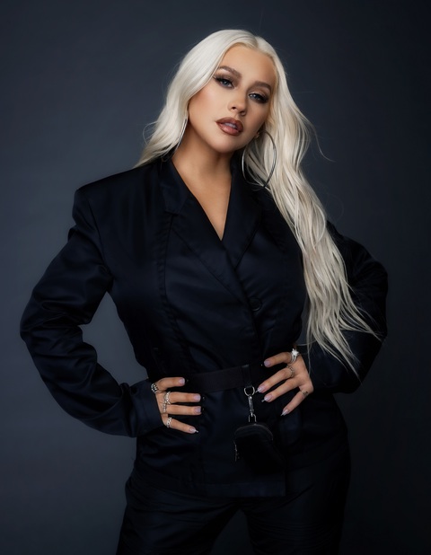 Christina Aguilera biểu diễn tại Hà Nội trong lễ trao giải thưởng VinFuture tối 20-12 - Ảnh 1. Christina Aguilera biểu diễn tại Hà Nội trong lễ trao giải thưởng VinFuture tối 20-12 - Ảnh 1.