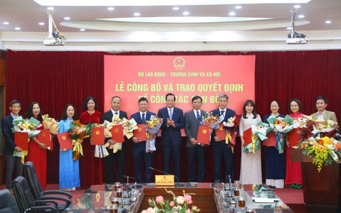 Bộ LĐ-TB&XH điều động, bổ nhiệm nhiều lãnh đạo cấp cục, vụ - Ảnh 1. Bộ LĐ-TB&XH điều động, bổ nhiệm nhiều lãnh đạo cấp cục, vụ - Ảnh 1.