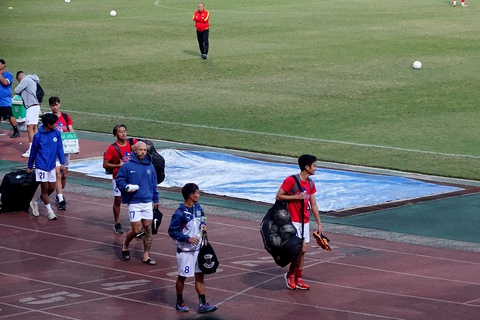HLV Park Hang Seo giới thiệu bóng thi đấu AFF Cup 2022 cho tuyển Philippines - Ảnh 2. HLV Park Hang Seo giới thiệu bóng thi đấu AFF Cup 2022 cho tuyển Philippines - Ảnh 2.
