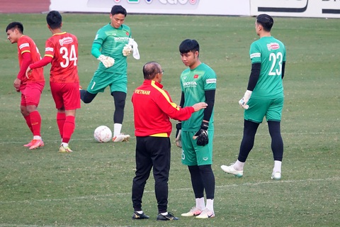 HLV Park Hang Seo giới thiệu bóng thi đấu AFF Cup 2022 cho tuyển Philippines - Ảnh 5. HLV Park Hang Seo giới thiệu bóng thi đấu AFF Cup 2022 cho tuyển Philippines - Ảnh 5.