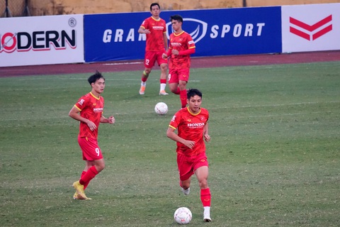 HLV Park Hang Seo giới thiệu bóng thi đấu AFF Cup 2022 cho tuyển Philippines - Ảnh 6. HLV Park Hang Seo giới thiệu bóng thi đấu AFF Cup 2022 cho tuyển Philippines - Ảnh 6.