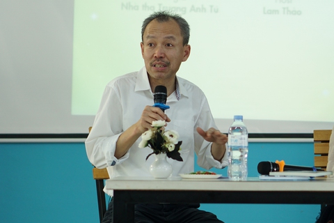Nhà thơ Trương Anh Tú: Chỉ viết chiều lòng độc giả, sẽ như đom đóm tàn rất nhanh - Ảnh 1. Nhà thơ Trương Anh Tú: Chỉ viết chiều lòng độc giả, sẽ như đom đóm tàn rất nhanh - Ảnh 1.