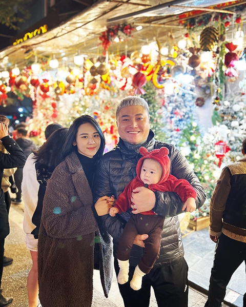 Ảnh vui sao Việt 13-12: Hòa Minzy làm ‘lực sĩ’ của con trai - Ảnh 6. Ảnh vui sao Việt 13-12: Hòa Minzy làm ‘lực sĩ’ của con trai - Ảnh 6.