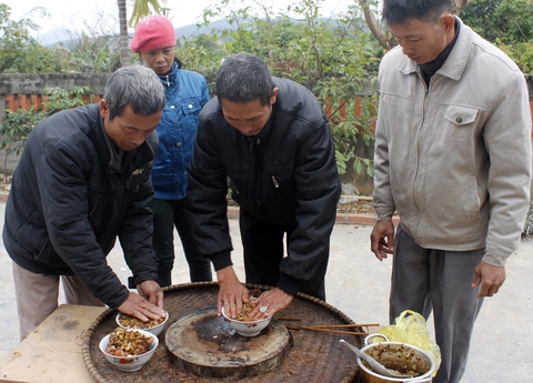 Tết về núi ăn khâu nhục - Ảnh 3. Tết về núi ăn khâu nhục - Ảnh 3.