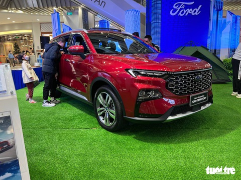 Ford Territory vượt Mazda CX-5, lên ngôi vương doanh số CUV cỡ C - Ảnh 1. Ford Territory vượt Mazda CX-5, lên ngôi vương doanh số CUV cỡ C - Ảnh 1.