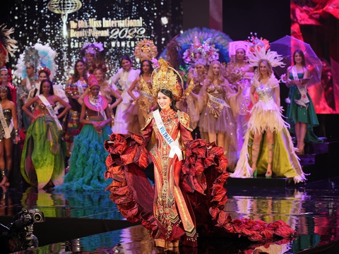 Phương Anh trượt top 15, người đẹp Đức đăng quang Hoa hậu Quốc tế 2022 - Ảnh 2. Phương Anh trượt top 15, người đẹp Đức đăng quang Hoa hậu Quốc tế 2022 - Ảnh 2.