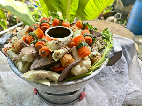 Chừng nào con về nấu lẩu cù lao với ngoại? - Ảnh 7. Chừng nào con về nấu lẩu cù lao với ngoại? - Ảnh 7.