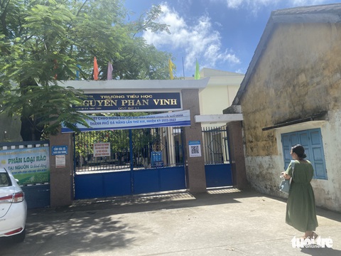 Không khởi tố vụ án hình sự vụ học sinh lớp 1 bị đánh bầm tím chân tay ở trường - Ảnh 2. Không khởi tố vụ án hình sự vụ học sinh lớp 1 bị đánh bầm tím chân tay ở trường - Ảnh 2.