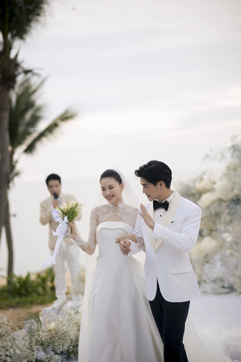 4 mỹ nhân Việt lên xe hoa khi trúng ‘lời nguyền’ bắt hoa cưới - Ảnh 3. 4 mỹ nhân Việt lên xe hoa khi trúng ‘lời nguyền’ bắt hoa cưới - Ảnh 3.