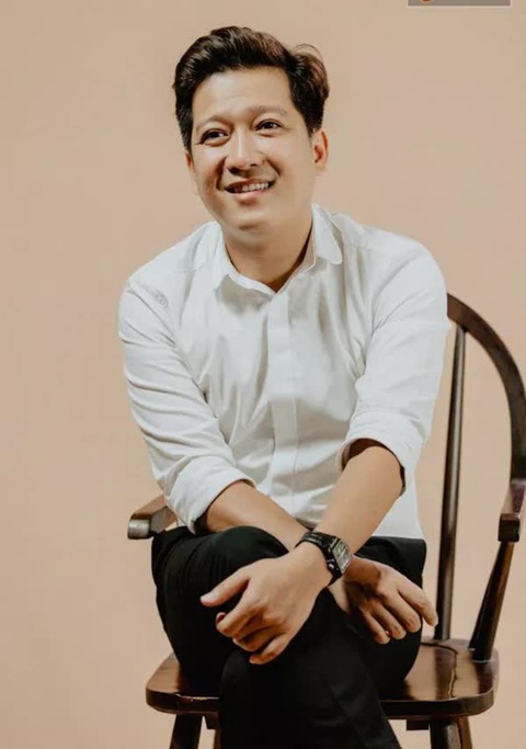 Mười Khó Trường Giang lên đời làm tổng tài trong phim Tết tự sản xuất - Ảnh 1. Mười Khó Trường Giang lên đời làm tổng tài trong phim Tết tự sản xuất - Ảnh 1.