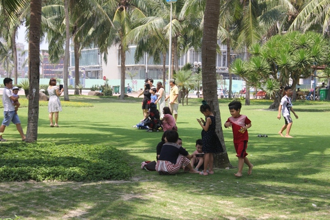 Một quán cà phê không nhận khách dưới 12 tuổi, dân mạng tranh cãi như mưa - Ảnh 1. Một quán cà phê không nhận khách dưới 12 tuổi, dân mạng tranh cãi như mưa - Ảnh 1.