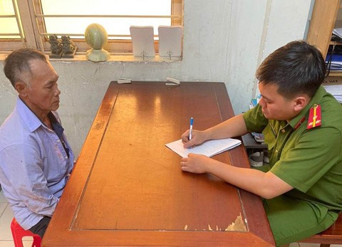 Rình trước cổng công ty, đâm chết người và chờ công an tới bắt - Ảnh 3. Rình trước cổng công ty, đâm chết người và chờ công an tới bắt - Ảnh 3.