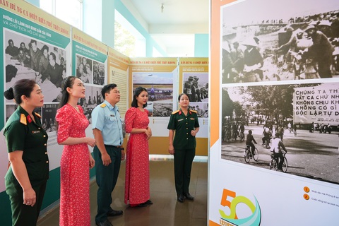 Bản hùng ca Điện Biên Phủ trên không ở TP.HCM - Ảnh 1. Bản hùng ca Điện Biên Phủ trên không ở TP.HCM - Ảnh 1.