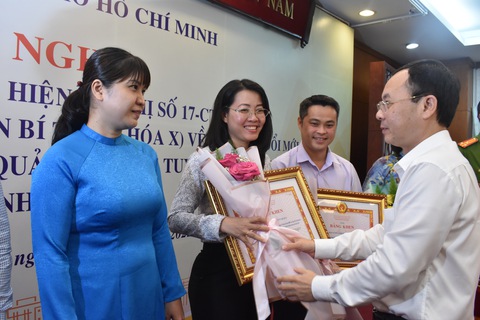 Phó bí thư Thành ủy Nguyễn Văn Hiếu: Tuyên truyền miệng là kênh truyền tải nguyện vọng của dân - Ảnh 2. Phó bí thư Thành ủy Nguyễn Văn Hiếu: Tuyên truyền miệng là kênh truyền tải nguyện vọng của dân - Ảnh 2.