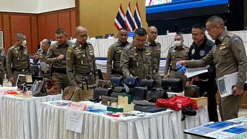 Thái Lan triệt phá đường dây cá độ bóng đá khủng, tịch thu hàng tỉ baht - Ảnh 1. Thái Lan triệt phá đường dây cá độ bóng đá khủng, tịch thu hàng tỉ baht - Ảnh 1.