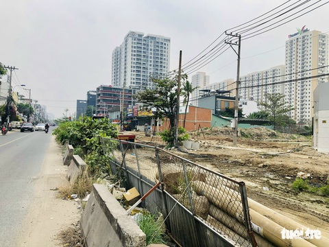 Cuối năm, thấy đường sá ở TP.HCM bị xới tung mà phát ngán - Ảnh 2. Cuối năm, thấy đường sá ở TP.HCM bị xới tung mà phát ngán - Ảnh 2.