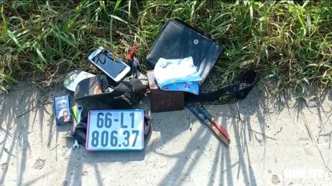 Bị công an chặn bắt, hai tên trộm liều lĩnh cứ tông thẳng vào nó - Ảnh 2. Bị công an chặn bắt, hai tên trộm liều lĩnh cứ tông thẳng vào nó - Ảnh 2.