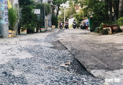 Cuối năm, thấy đường sá ở TP.HCM bị xới tung mà phát ngán - Ảnh 6. Cuối năm, thấy đường sá ở TP.HCM bị xới tung mà phát ngán - Ảnh 6.