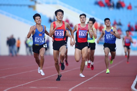 Nguyễn Tiến Trọng, Nguyễn Linh Na xô đổ kỷ lục quốc gia nội dung nhảy xa và 7 môn phối hợp - Ảnh 6. Nguyễn Tiến Trọng, Nguyễn Linh Na xô đổ kỷ lục quốc gia nội dung nhảy xa và 7 môn phối hợp - Ảnh 6.