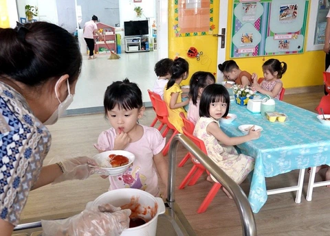 Trẻ mắc hội chứng sốt chu kỳ có nguy hiểm? - Ảnh 1. Trẻ mắc hội chứng sốt chu kỳ có nguy hiểm? - Ảnh 1.