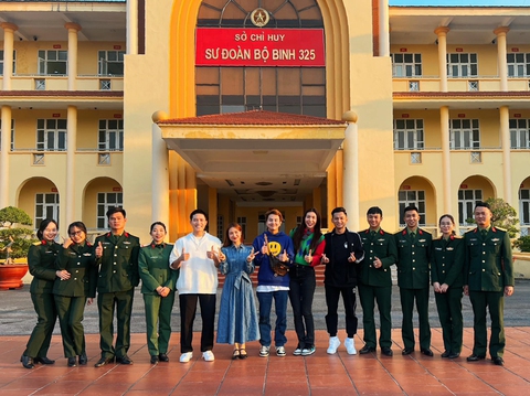 Dàn sao nhập ngũ ‘quẩy tới bến’ khi hội ngộ - Ảnh 2. Dàn sao nhập ngũ ‘quẩy tới bến’ khi hội ngộ - Ảnh 2.